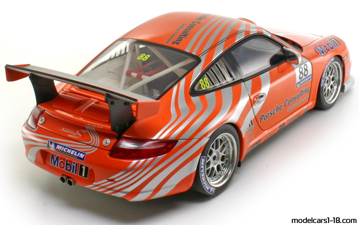 2006 - Porsche 911 GT3 Cup (997) AutoArt 1/18 (Оранжев / Сребрист) Задна дясна страна