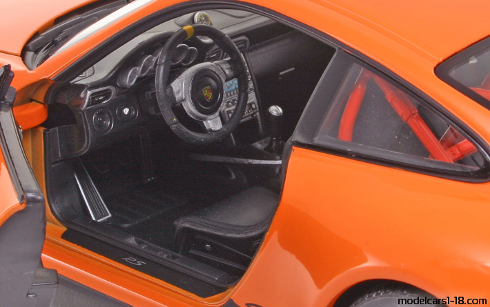 2006 - Porsche 911 GT3 RS (997) Welly 1/18 (Оранжев / Черен) Интериор арматурно табло