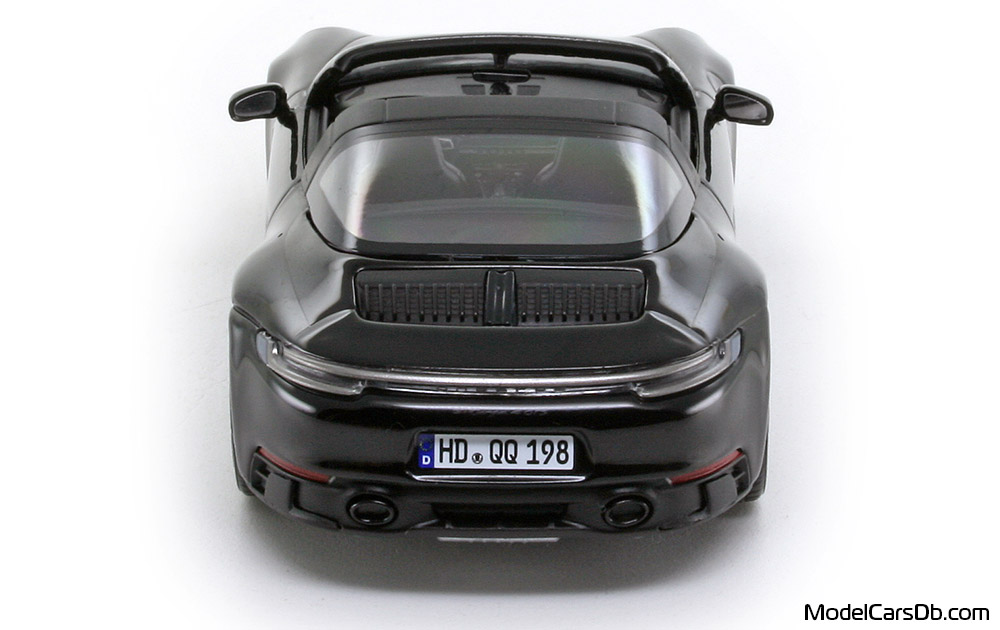 2021 - Porsche 911 Targa 4 GTS (992) Minichamps 1/43 (Черен) Задница