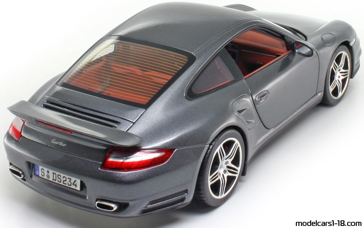 2006 - Porsche 911 Turbo (997) Norev 1/18 (Сив) Задна дясна страна