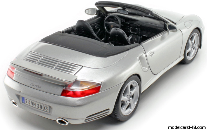 2004 - Porsche 911 Turbo Cabriolet (996) Maisto 1/18 (Сребрист) Задна дясна страна