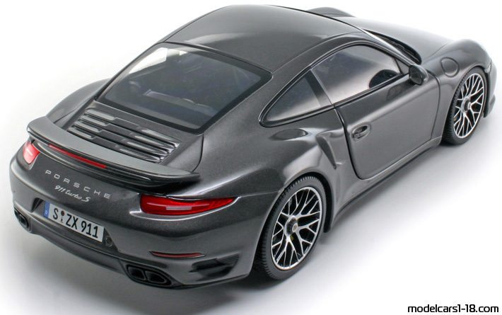 2013 - Porsche 911 Turbo S (991) Minichamps 1/18 (Сив) Задна дясна страна