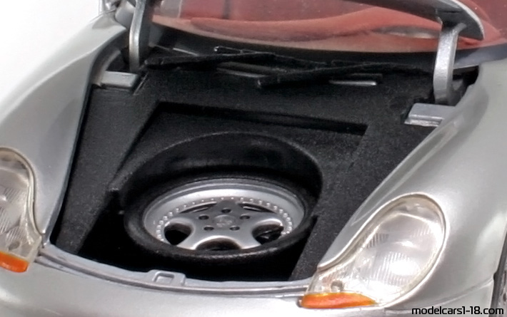 1993 - Porsche Boxster Concept Maisto 1/18 (Сребрист) Багажник / Отварящи се фарове