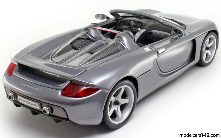 2001 - Porsche Carrera GT Concept Maisto 1/18 (Сив) Задна дясна страна