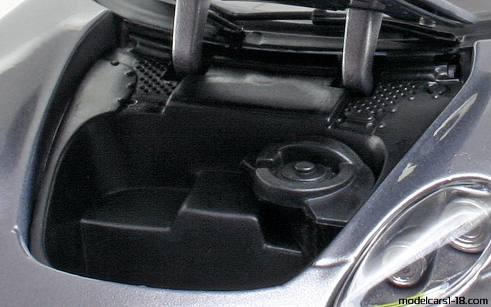 2001 - Porsche Carrera GT Concept Maisto 1/18 (Сив) Багажник / Отварящи се фарове