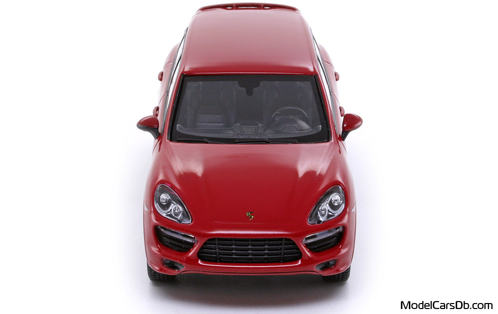 2012 - Porsche Cayenne GTS (92A) Minichamps 1/43 (Червен) Предница