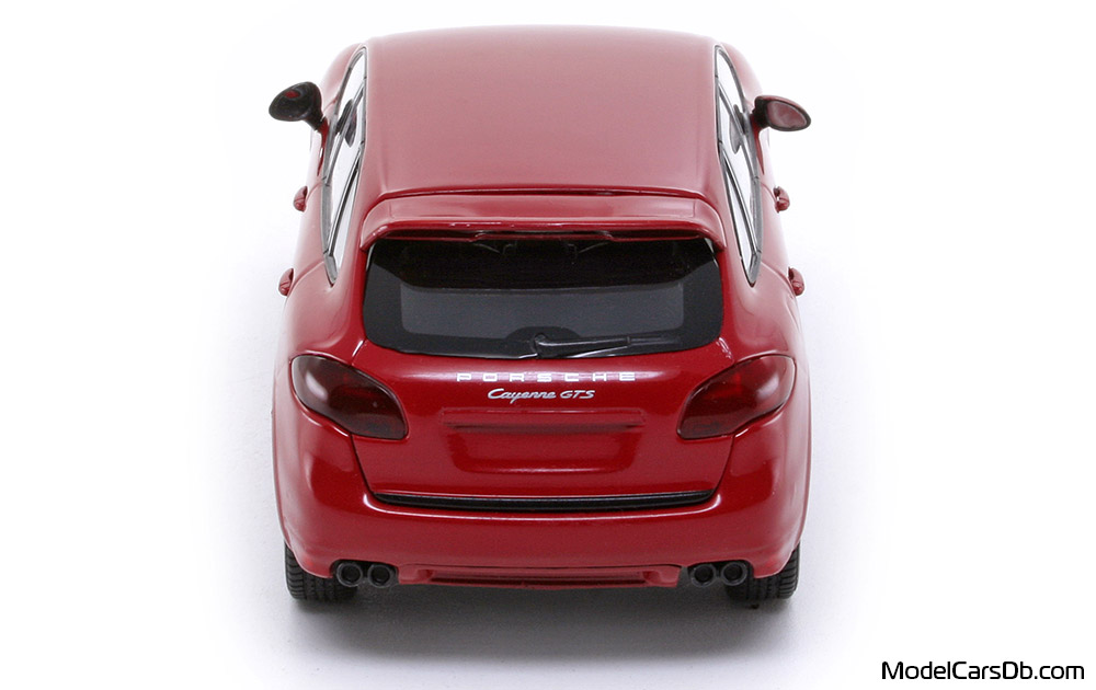 2012 - Porsche Cayenne GTS (92A) Minichamps 1/43 (Червен) Задница