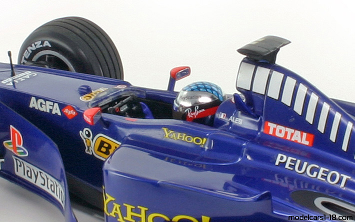 2000 - Prost Peugeot AP03 Minichamps 1/18 (Син) Интериор арматурно табло