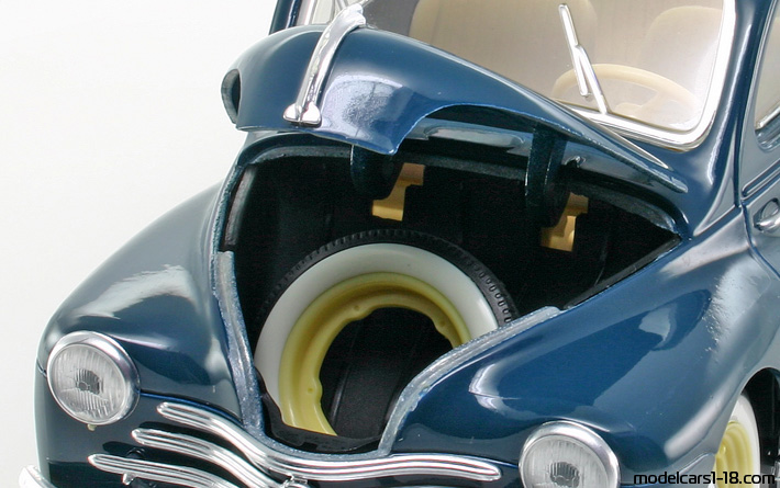 1954 - Renault 4CV Solido 1/17 (Син) Багажник / Отварящи се фарове