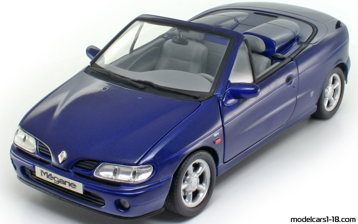 1996 - Renault Megane Anson 1/18 (Син) Предна лява страна