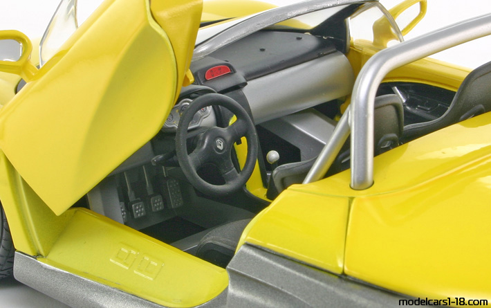 1996 - Renault Sport Spider Anson 1/18 (Жълт / Сив) Интериор арматурно табло
