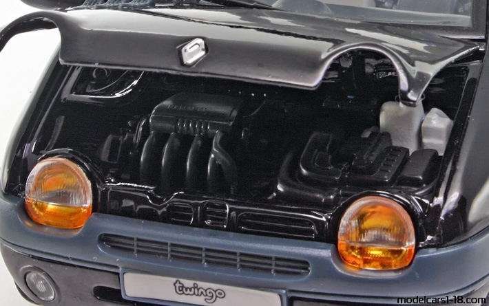 1992 - Renault Twingo Anson 1/18 (Черен) Двигател