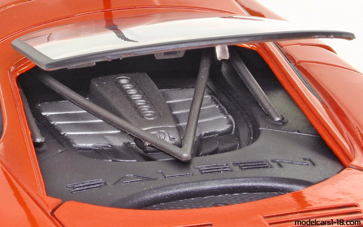 2000 - Saleen S7 Motor Max 1/18 (Оранжев) Двигател