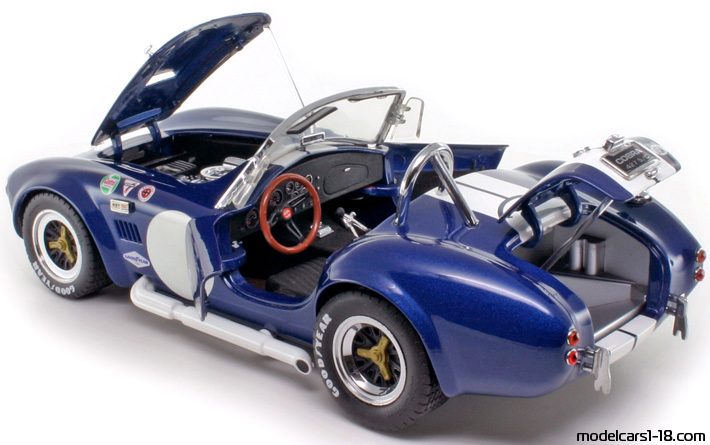 1964 - Shelby Cobra 427 S/C Kyosho 1/18 (Син / Бял) Отваряеми части