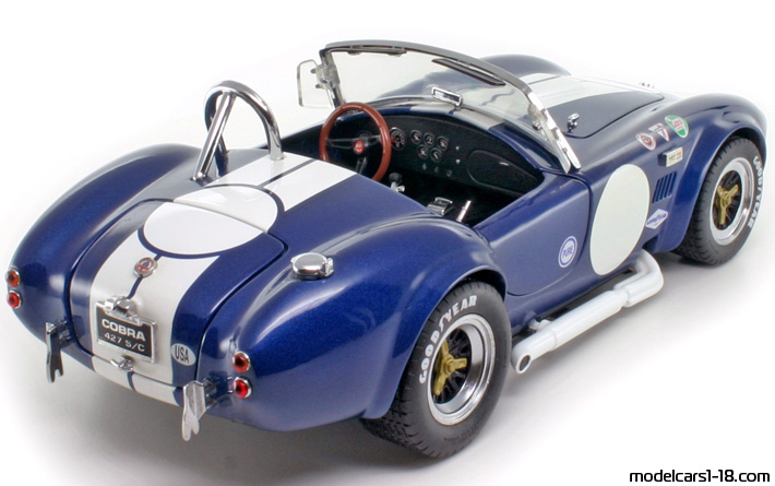 1964 - Shelby Cobra 427 S/C Kyosho 1/18 (Син / Бял) Задна дясна страна