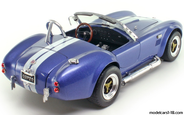 1964 - Shelby Cobra 427 S/C Road Tough 1/18 (Син / Бял) Задна дясна страна