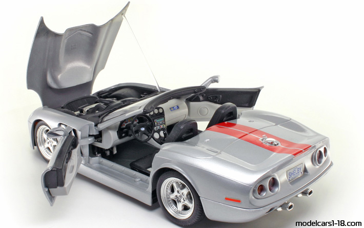 1999 - Shelby Series 1 Bburago 1/18 (Сребрист / Червен) Отваряеми части