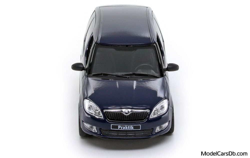 2007 - Skoda Roomster Abrex 1/43 (Син) Предница