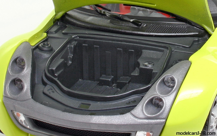 2003 - Smart Roadster Bburago 1/18 (Жълт / Сребрист) Багажник / Отварящи се фарове
