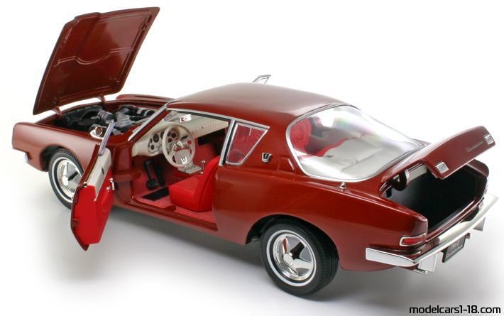 1963 - Studebaker Avanti Signature Models 1/18 (Кафяв) Отваряеми части