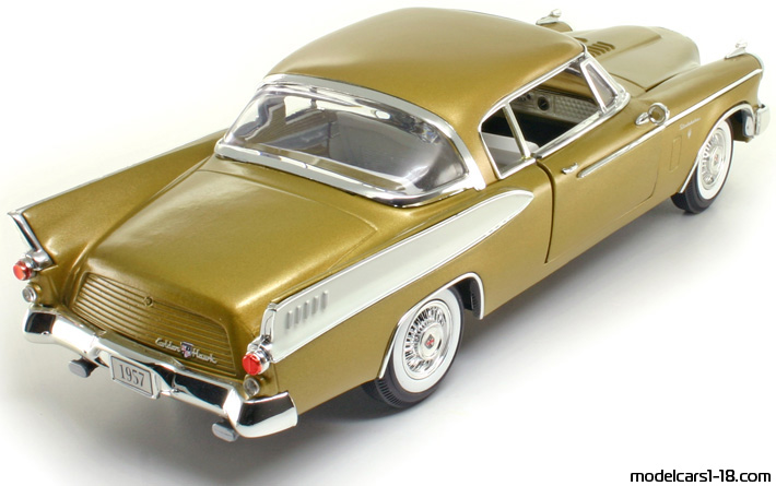 1957 - Studebaker Golden Hawk Anson 1/18 (Жълт / Бял) Задна дясна страна