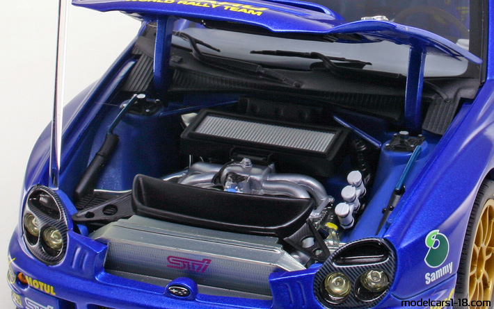 2002 - Subaru Impreza AutoArt 1/18 (Син / Жълт) Двигател