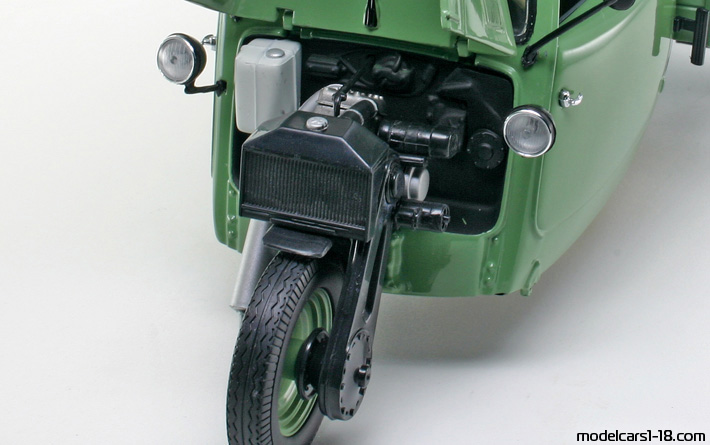 1952 - Tempo Hanseat Minichamps 1/18 (Зелен) Двигател