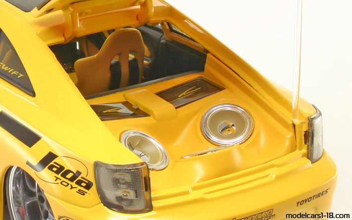 1999 - Toyota Celica (T230) Jada Toys 1/18 (Жълт / Черен) Багажник / Отварящи се фарове