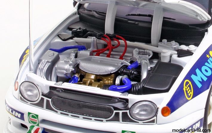 1998 - Toyota Corolla Rally AutoArt 1/18 (Бял / Червен) Двигател