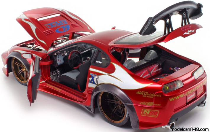 1993 - Toyota Supra (A80) Jada Toys 1/18 (Червен / Бял) Отваряеми части