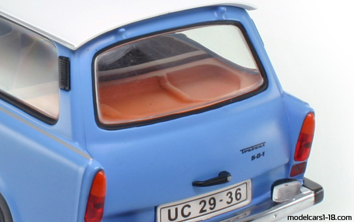 1963 - Trabant 601 (P60) Universal Sun Star 1/18 (Син / Бял) Багажник / Отварящи се фарове