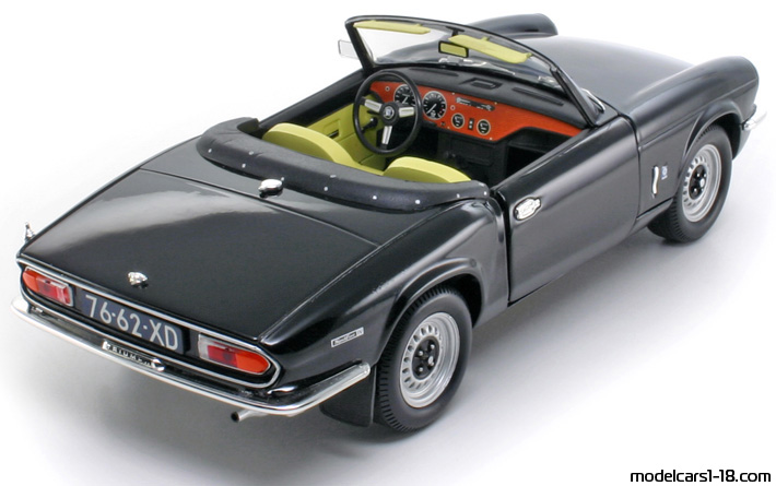 1970 - Triumph Spitfire MkIV Chrono 1/18 (Черен) Задна дясна страна
