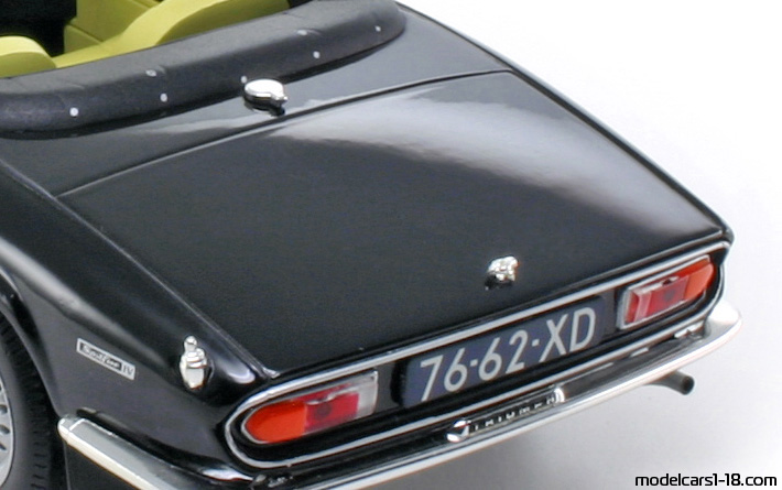 1970 - Triumph Spitfire MkIV Chrono 1/18 (Черен) Багажник / Отварящи се фарове