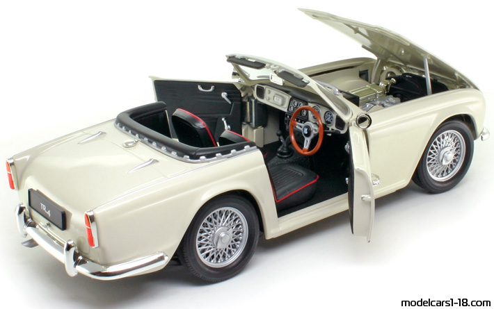 1962 - Triumph TR4 Jadi 1/18 (Бял) Отваряеми части