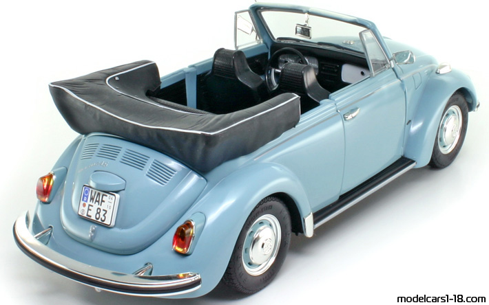 1971 - Volkswagen Beetle (Kaefer) 1302 LS Revell 1/18 (Бял) Задна дясна страна