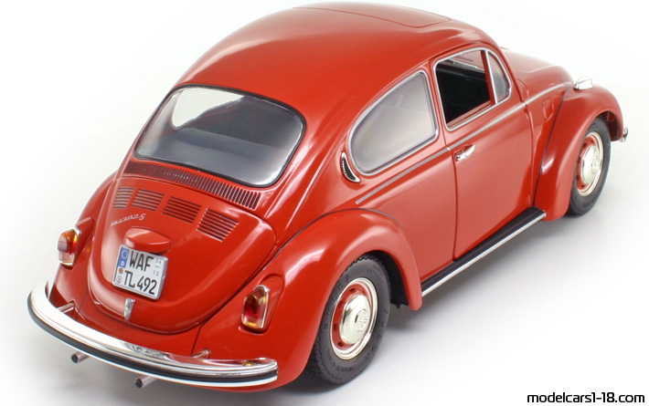 1971 - Volkswagen Beetle (Kaefer) 1302 S Revell 1/18 (Червен) Задна дясна страна