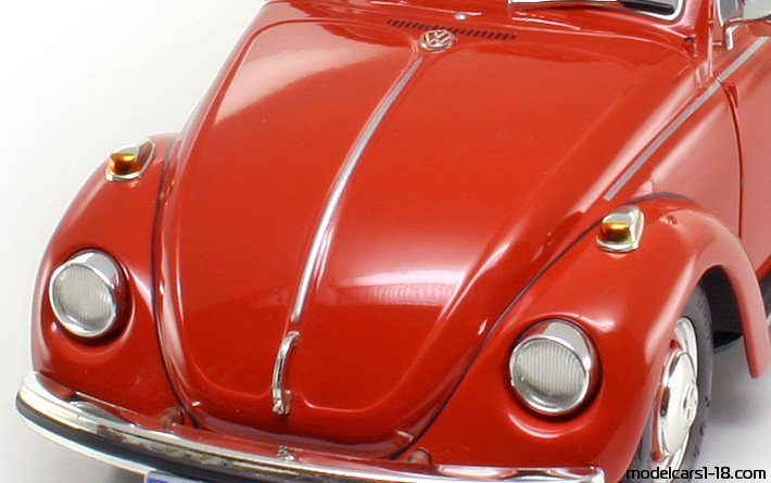 1971 - Volkswagen Beetle (Kaefer) 1302 S Revell 1/18 (Червен) Багажник / Отварящи се фарове