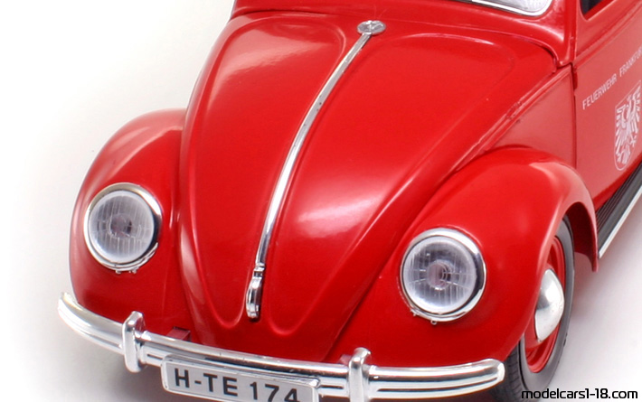 1949 - Volkswagen Beetle (Kaefer) Fire Dept / Police Solido 1/17 (Червен) Багажник / Отварящи се фарове