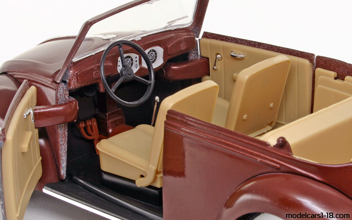 1949 - Volkswagen Beetle (Kaefer) Solido 1/17 (Кафяв) Интериор арматурно табло