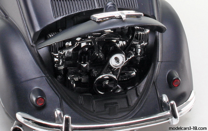 1951 - Volkswagen Beetle (Kaefer) Maisto 1/18 (Черен) Двигател
