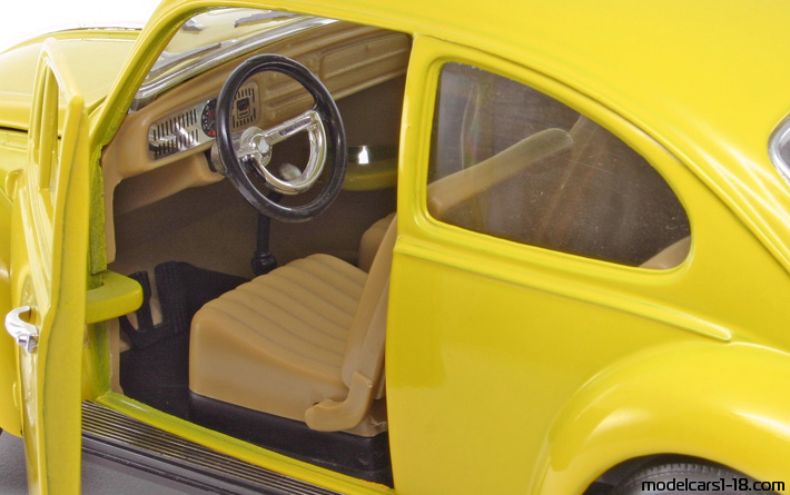 1967 - Volkswagen Beetle (Kaefer) Yat Ming 1/18 (Жълт) Интериор арматурно табло