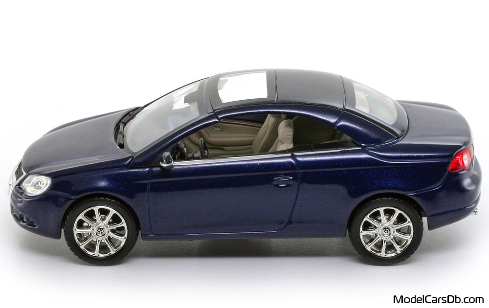 2006 - Volkswagen Eos Norev 1/43 (Син) Страна