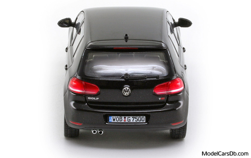 2008 - Volkswagen Golf TSI Schuco 1/43 (Черен) Задница