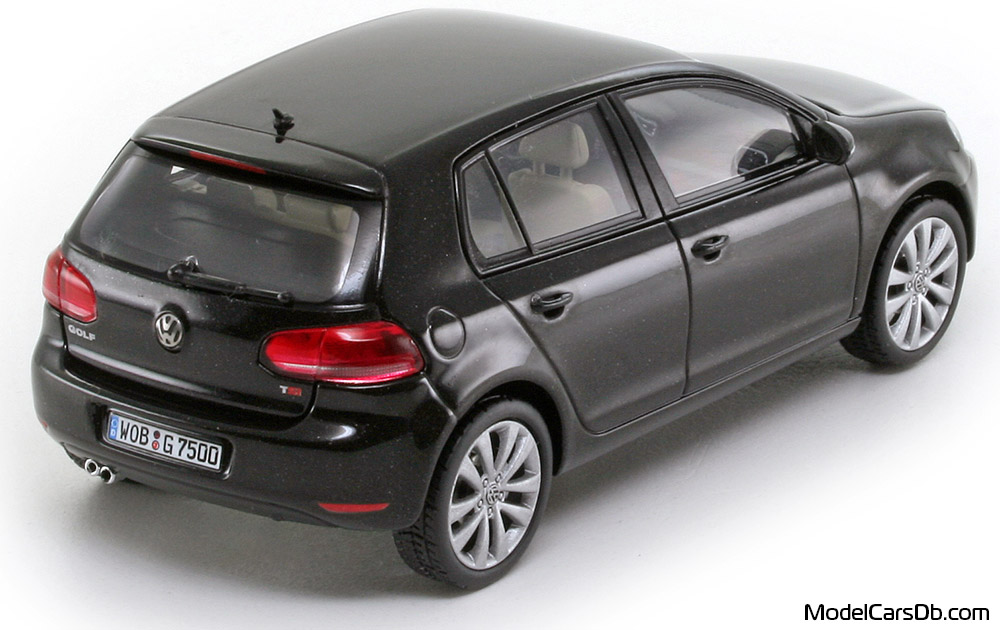 2008 - Volkswagen Golf TSI Schuco 1/43 (Черен) Задна дясна страна