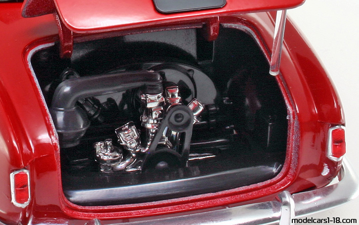 1957 - Volkswagen Karmann-Ghia 14 Solido 1/18 (Червен) Двигател