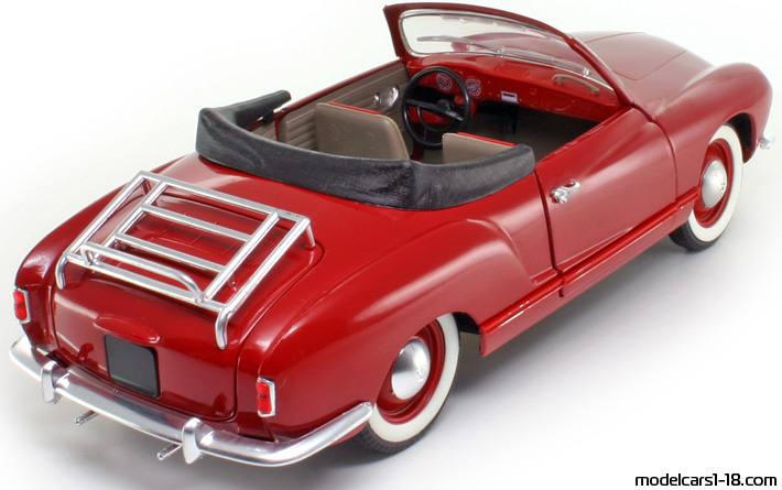 1957 - Volkswagen Karmann-Ghia 14 Solido 1/18 (Червен) Задна дясна страна