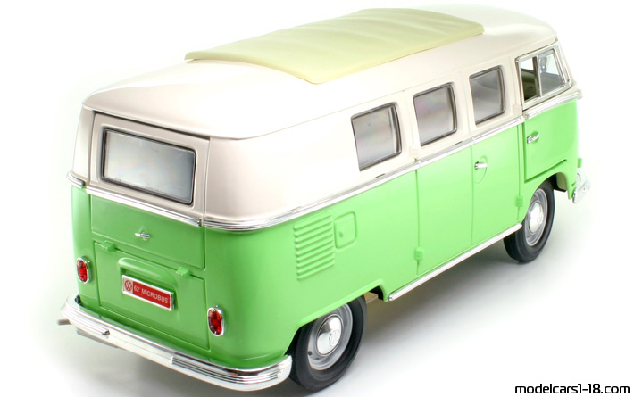 1962 - Volkswagen Microbus Road Signature 1/18 (Зелен / Бял) Задна дясна страна