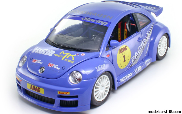 2000 - Volkswagen New Beetle RSI Cup Bburago 1/18 (Син / Жълт) Предна лява страна
