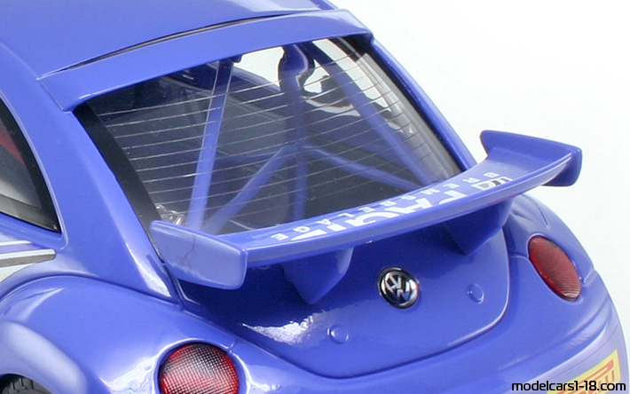 2000 - Volkswagen New Beetle RSI Cup Bburago 1/18 (Син / Жълт) Багажник / Отварящи се фарове