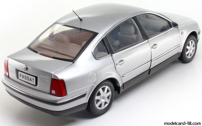 1998 - Volkswagen Passat Anson 1/18 (Светло сребрист) Задна дясна страна